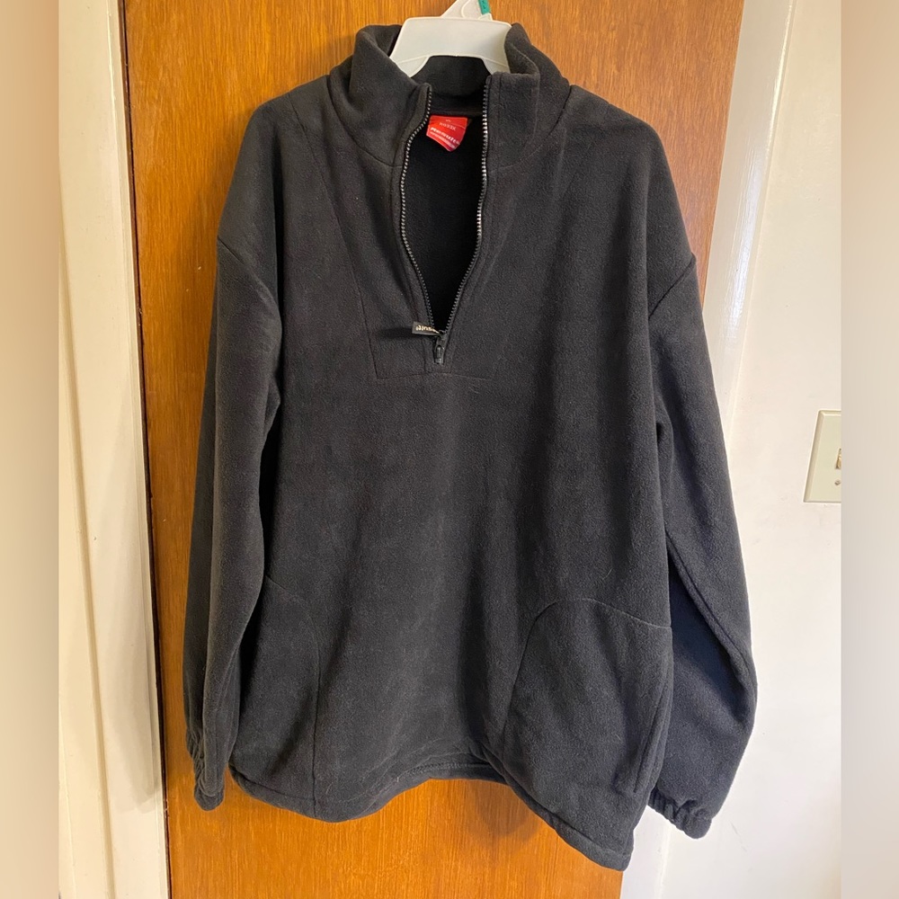 NWT Men’s XL Performance Outerwear by Result, 1/4 zip, color is Black